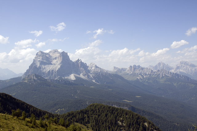 2011-08-26_12-35-01 cadore.jpg - Blick vom Monte Rite nach Westen zum M. Pelmo